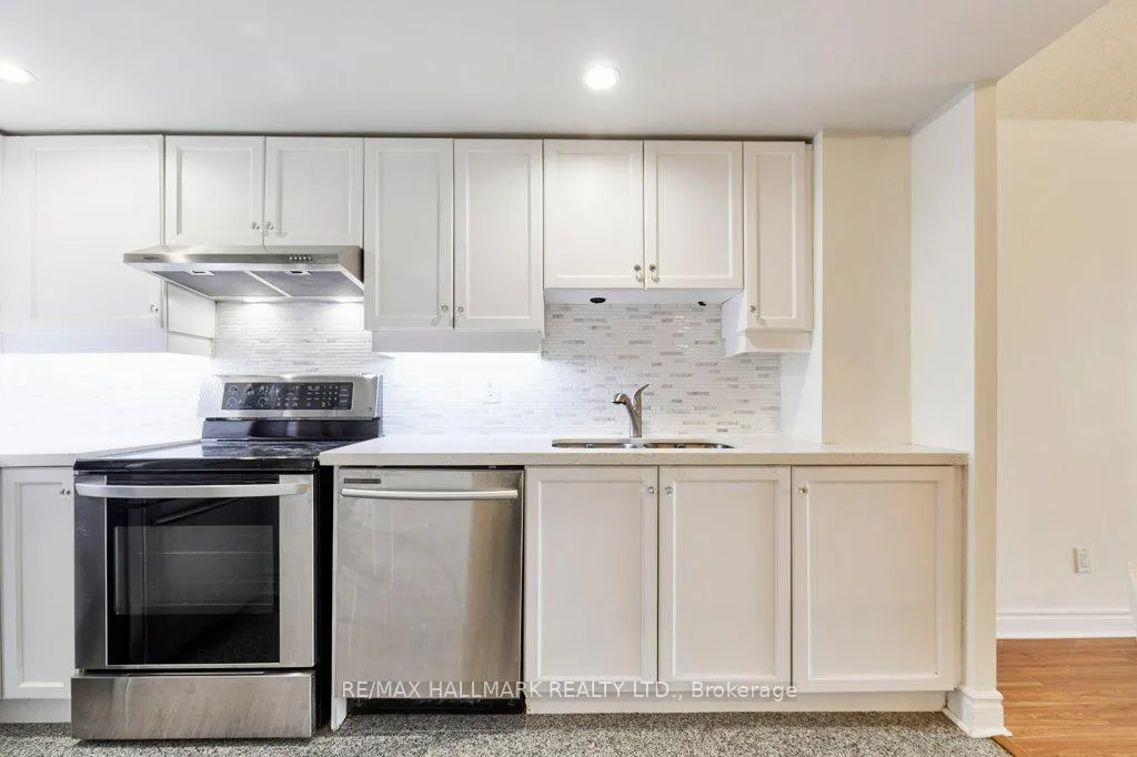 Photo 5 of Unit 607, 123 Eglinton Avenue, Toronto, Mount Pleasant West — HOMEH