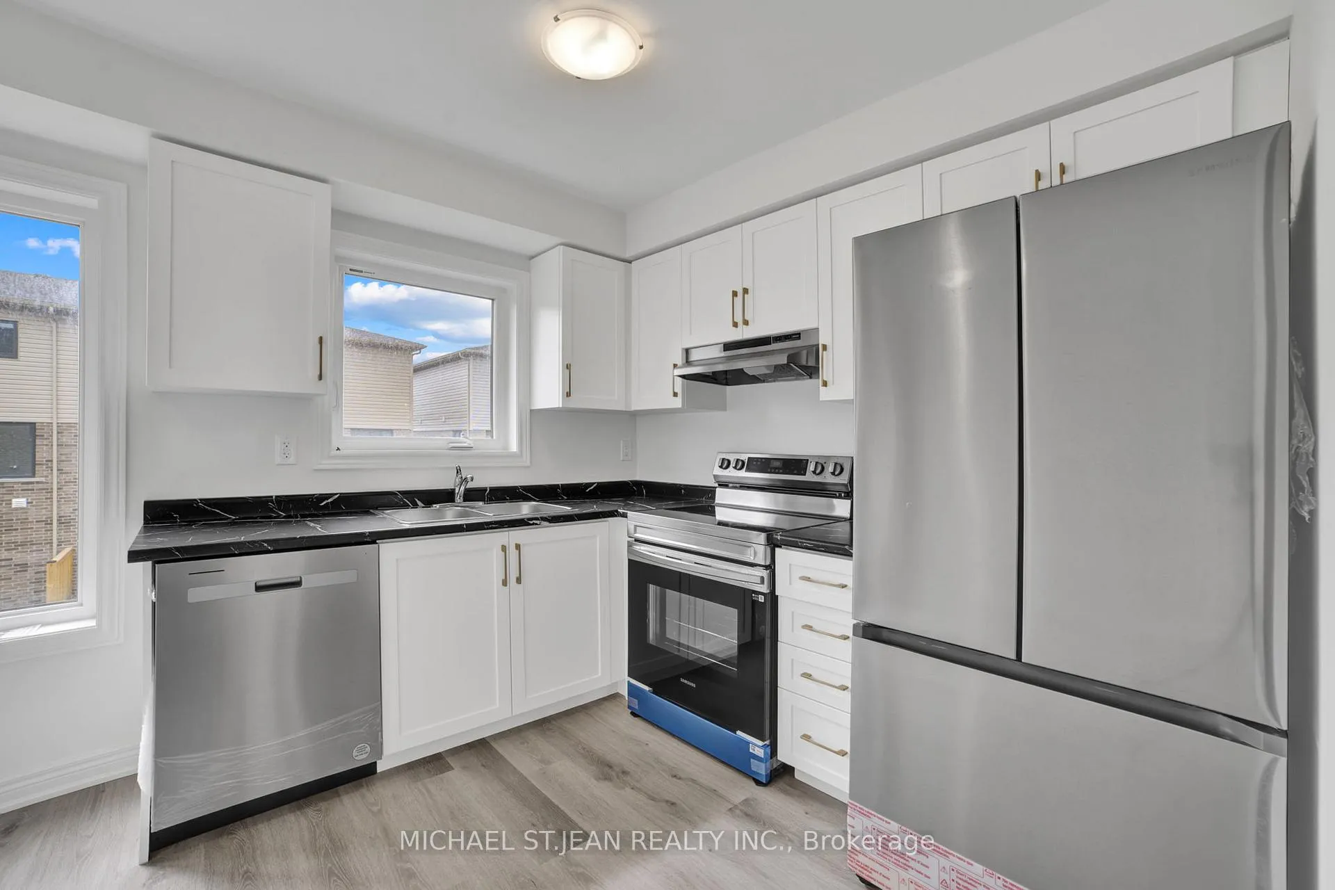Photo 11 of 29 Radison Lane, Hamilton, McQuesten — HOMEH