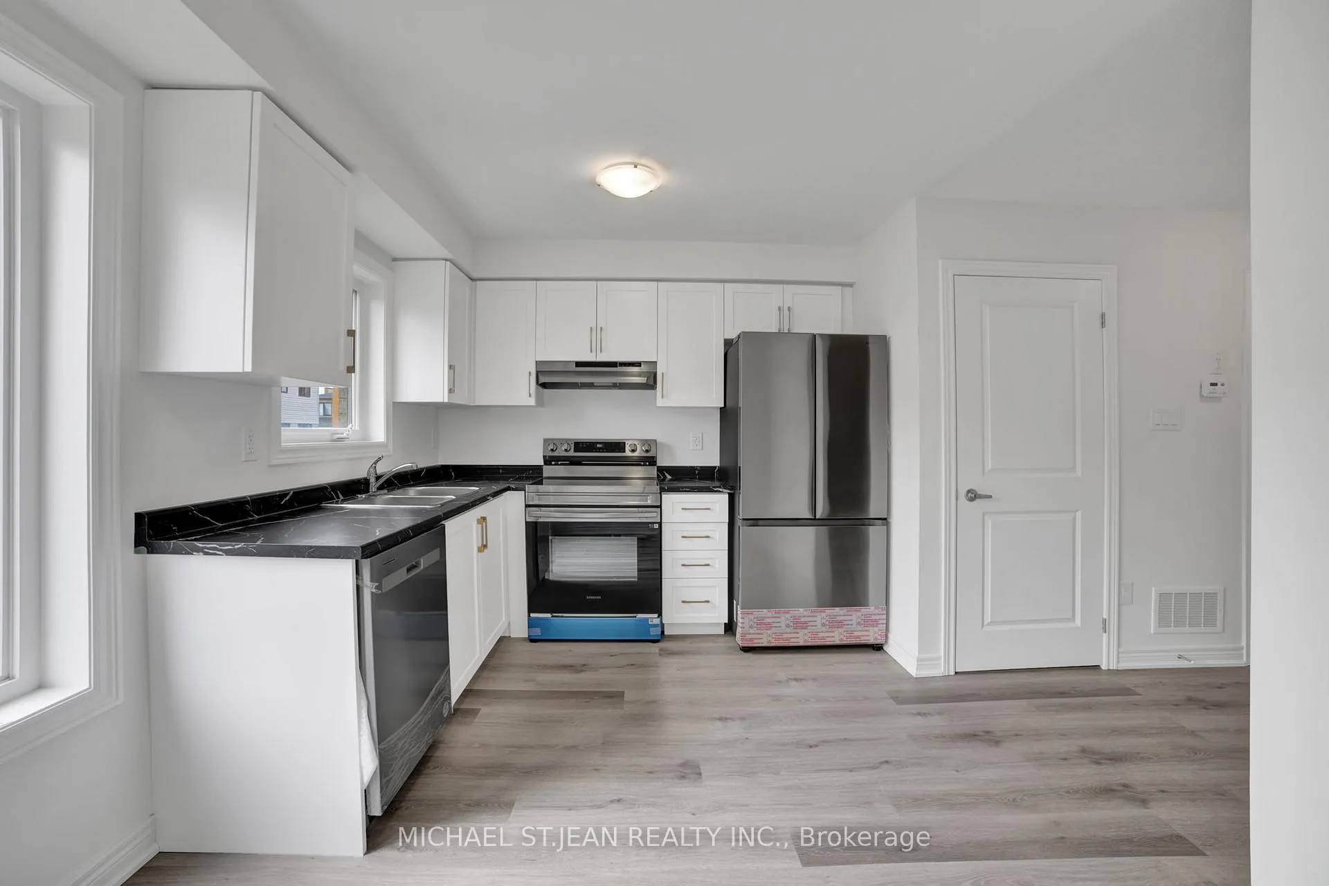 Photo 12 of 29 Radison Lane, Hamilton, McQuesten — HOMEH