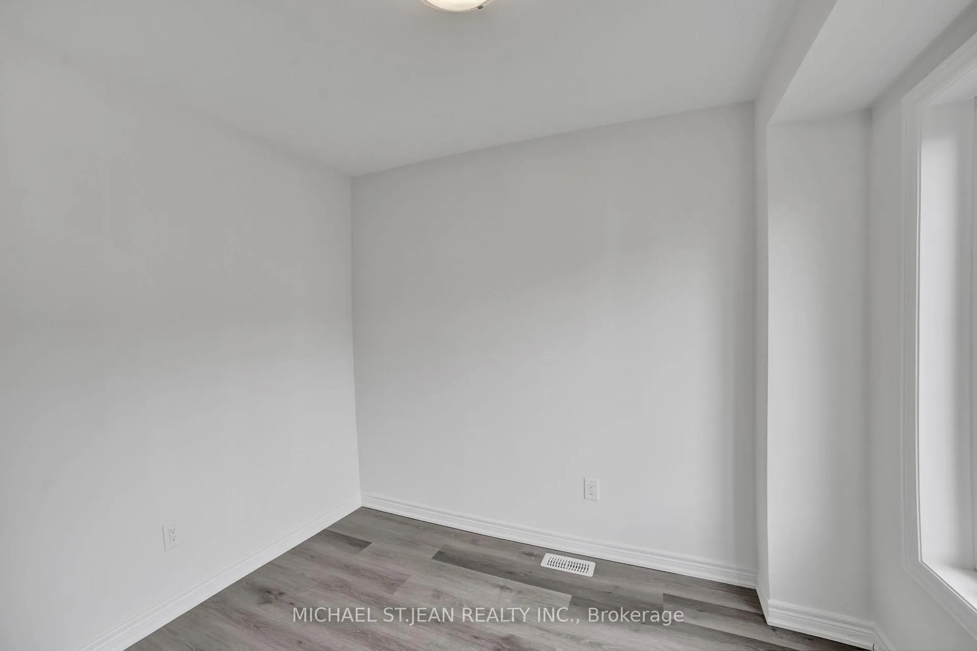 Photo 18 of 29 Radison Lane, Hamilton, McQuesten — HOMEH