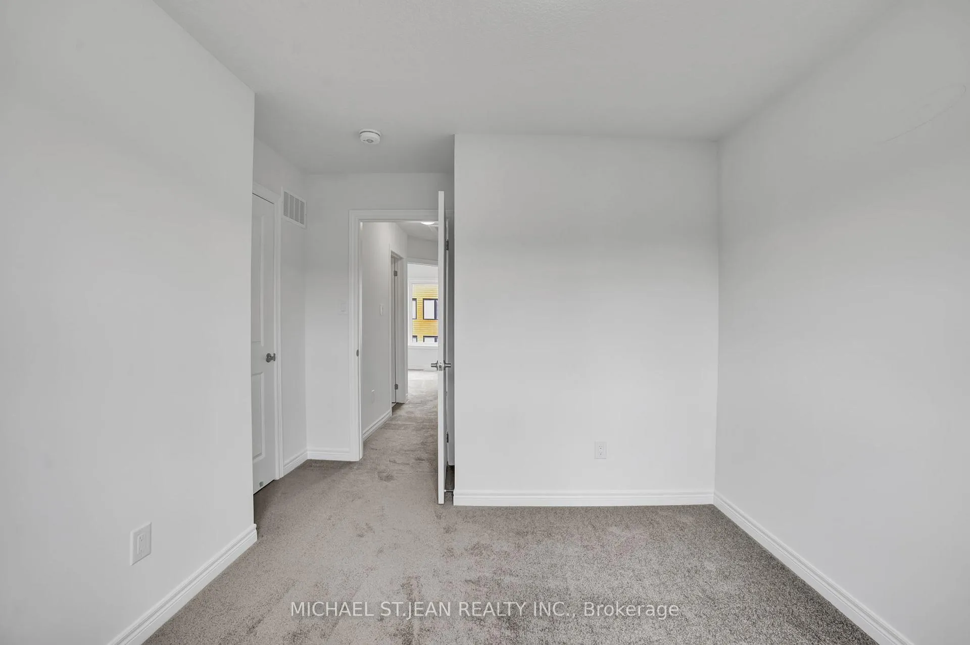 Photo 22 of 29 Radison Lane, Hamilton, McQuesten — HOMEH