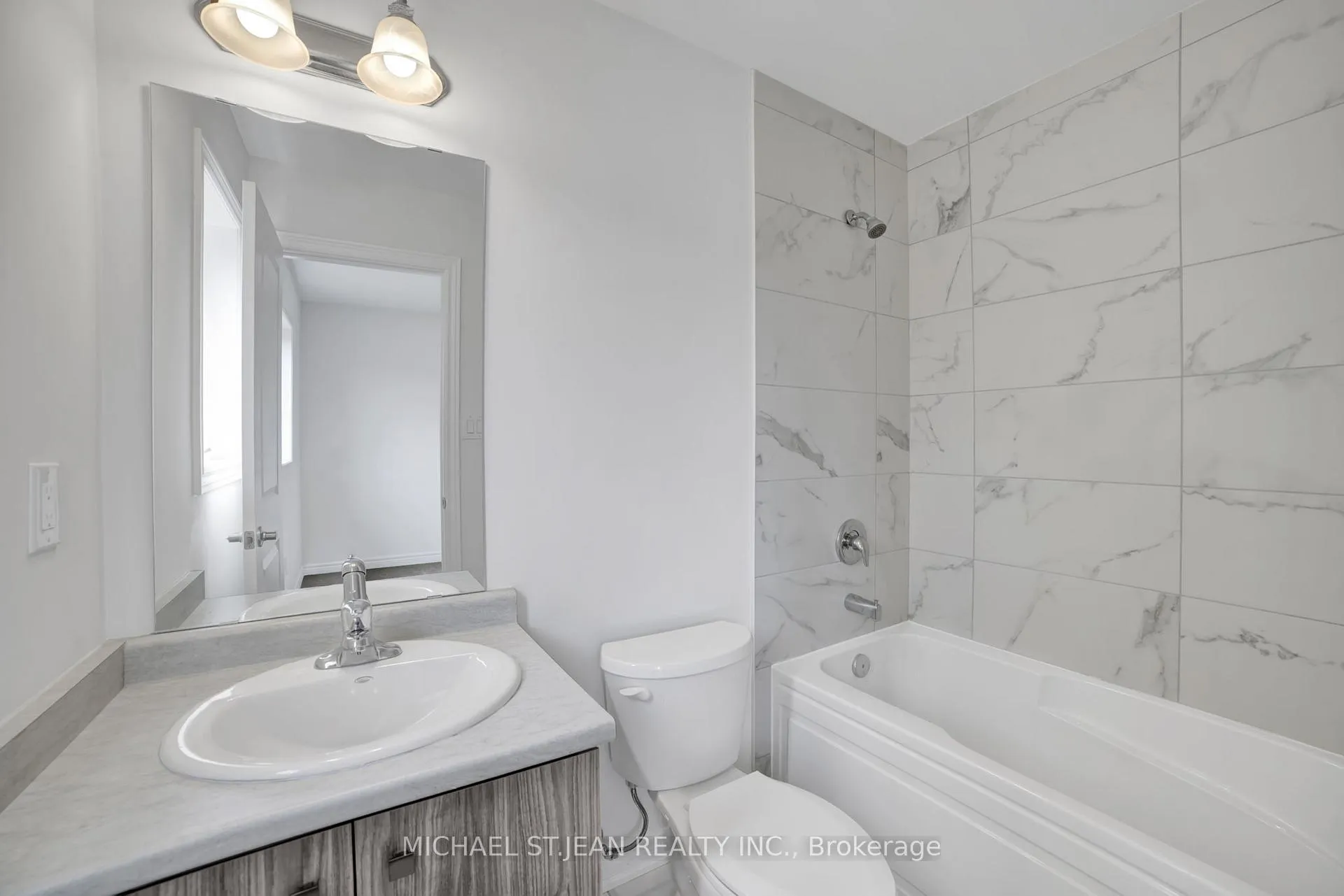 Photo 25 of 29 Radison Lane, Hamilton, McQuesten — HOMEH