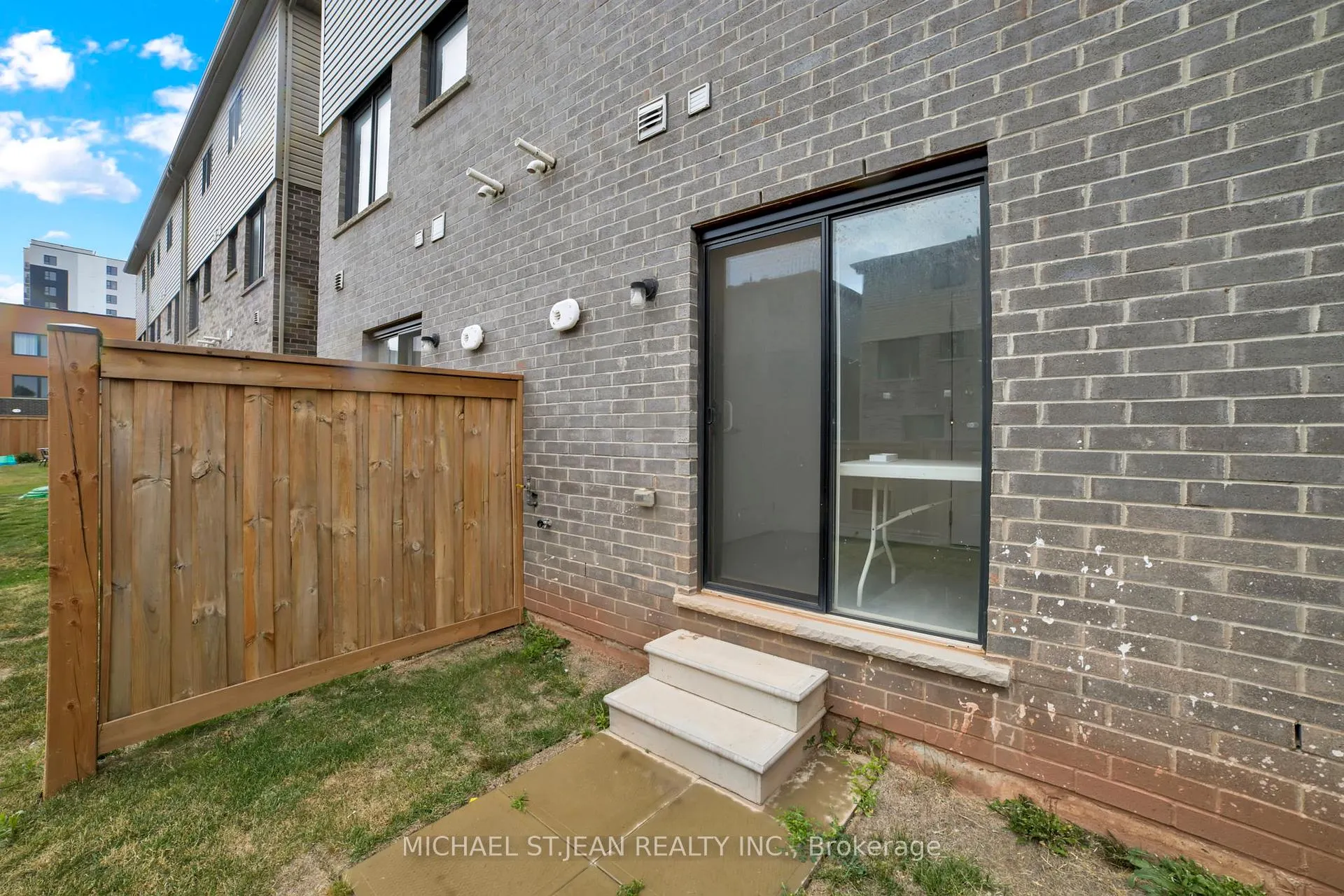 Photo 33 of 29 Radison Lane, Hamilton, McQuesten — HOMEH