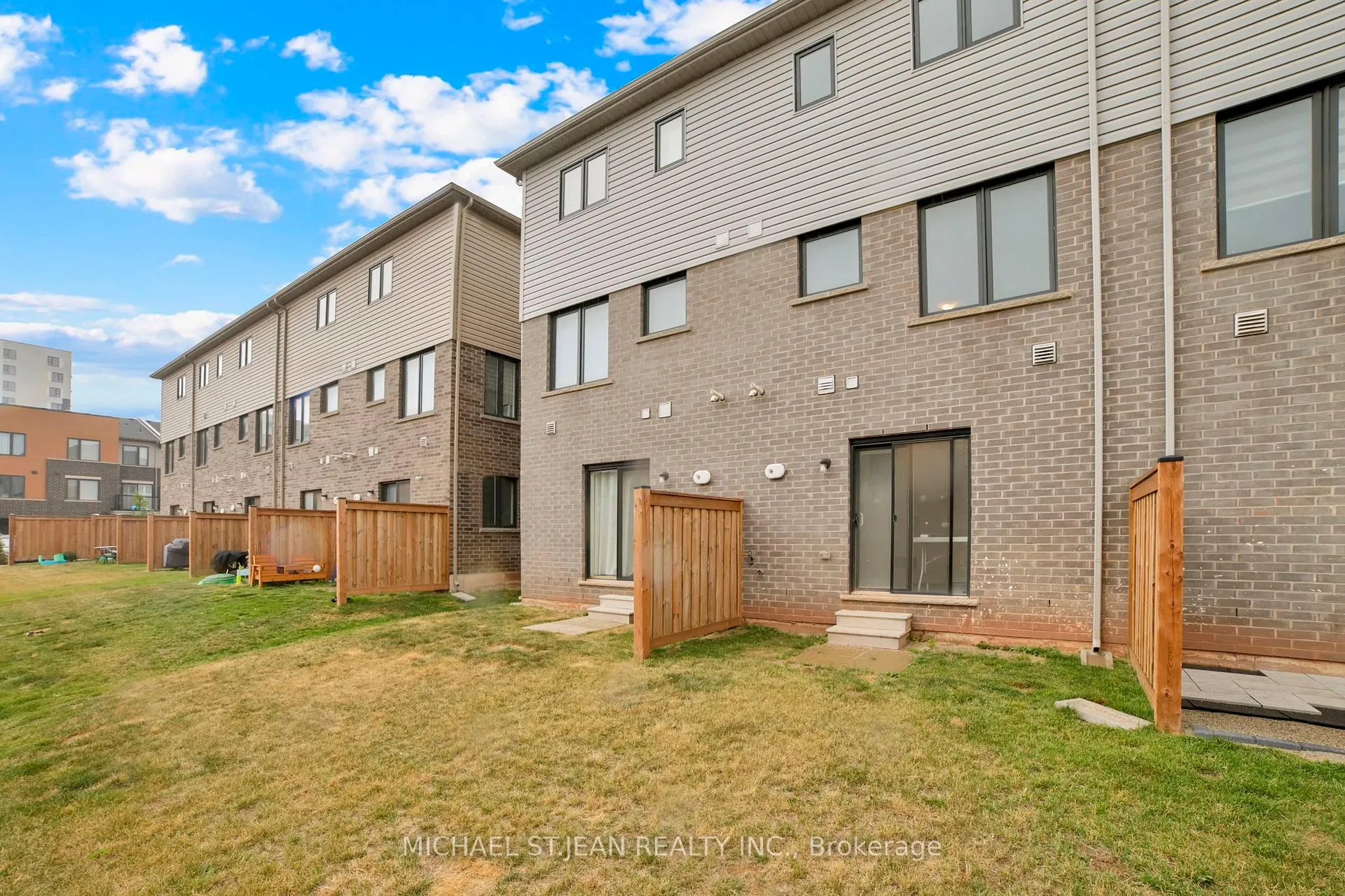 Photo 35 of 29 Radison Lane, Hamilton, McQuesten — HOMEH