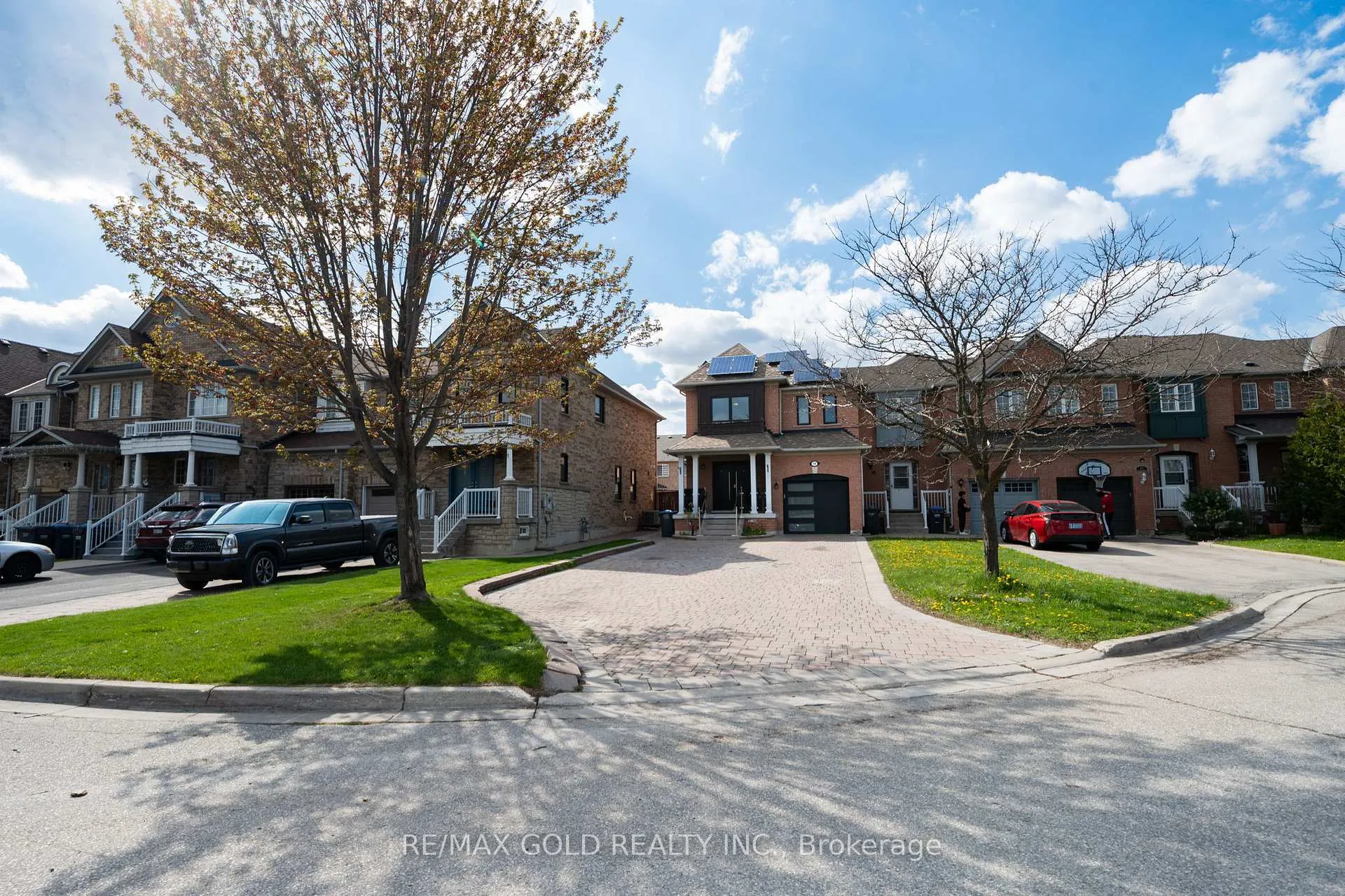 Photo 45 of 19 Spring Valley Court, Brampton, Bram East — HOMEH
