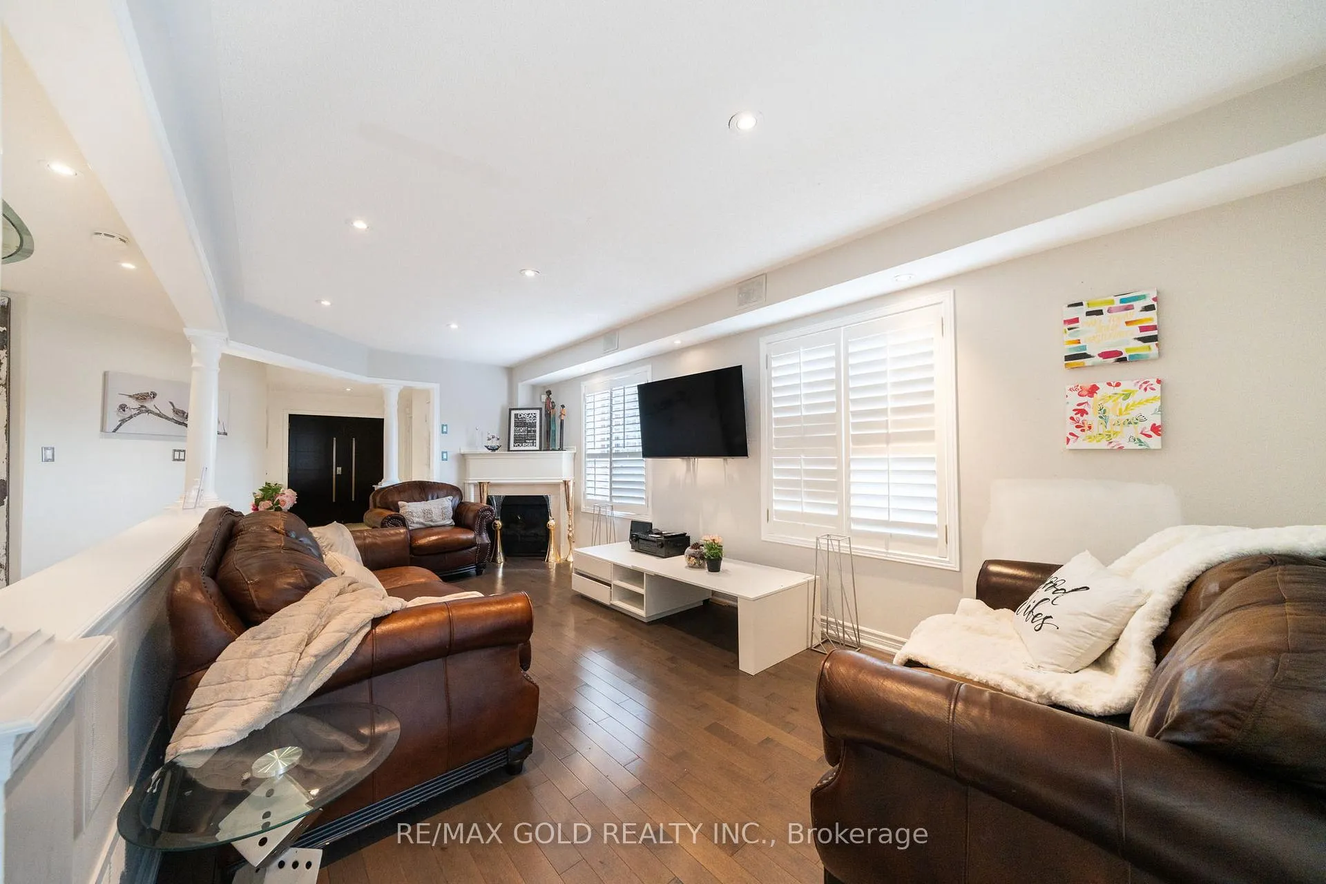 Photo 10 of 19 Spring Valley Court, Brampton, Bram East — HOMEH