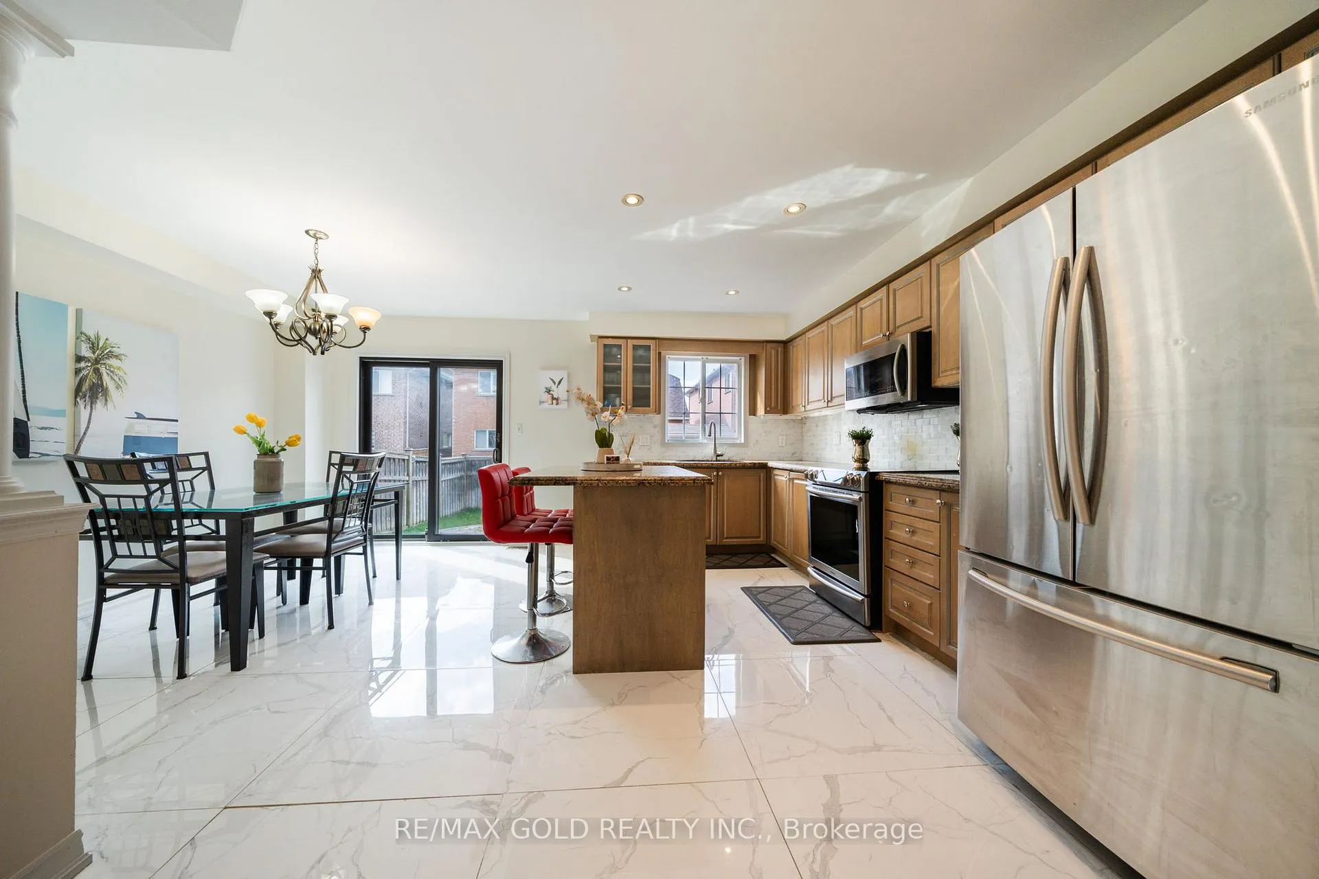 Photo 14 of 19 Spring Valley Court, Brampton, Bram East — HOMEH