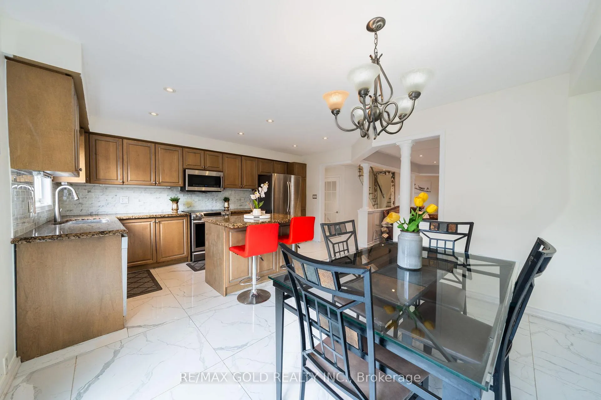 Photo 17 of 19 Spring Valley Court, Brampton, Bram East — HOMEH