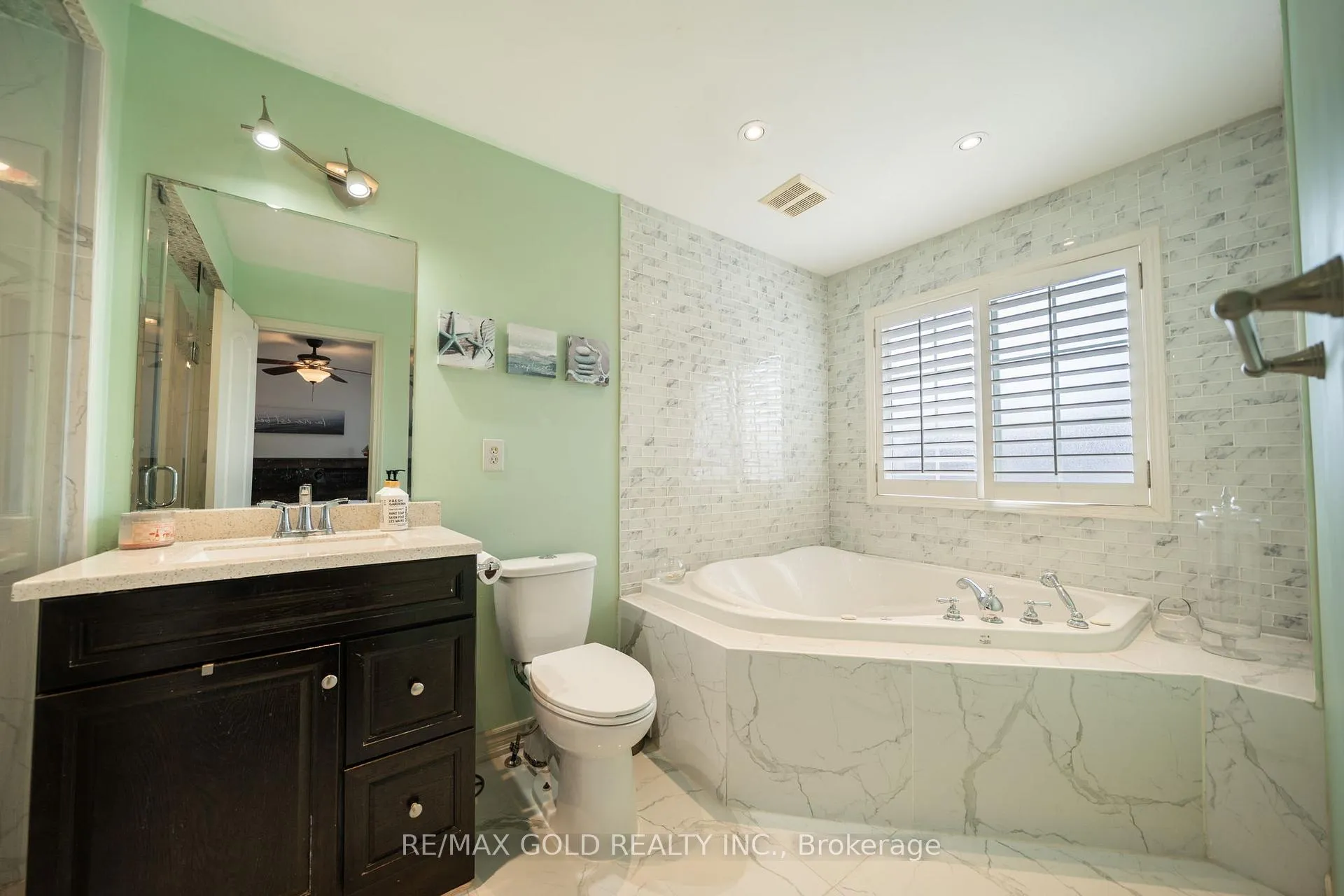 Photo 25 of 19 Spring Valley Court, Brampton, Bram East — HOMEH