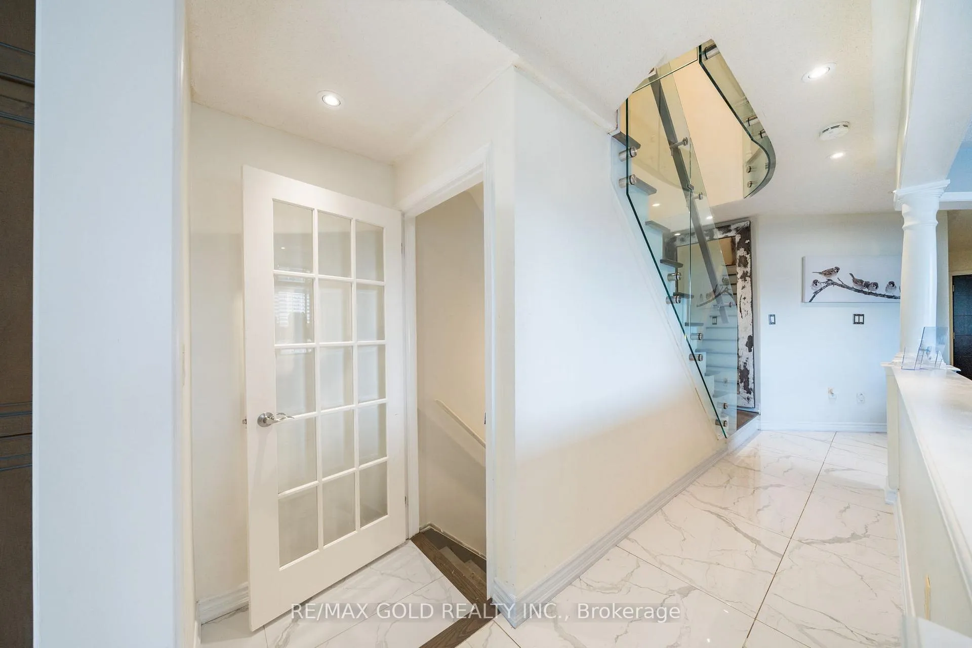 Photo 35 of 19 Spring Valley Court, Brampton, Bram East — HOMEH