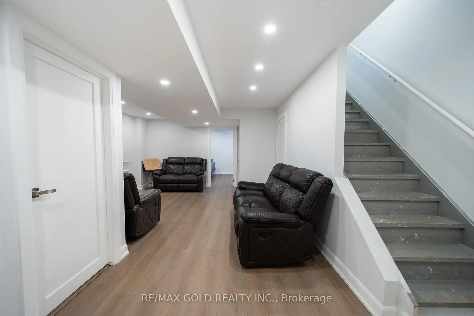 Photo 36 of 19 Spring Valley Court, Brampton, Bram East — HOMEH