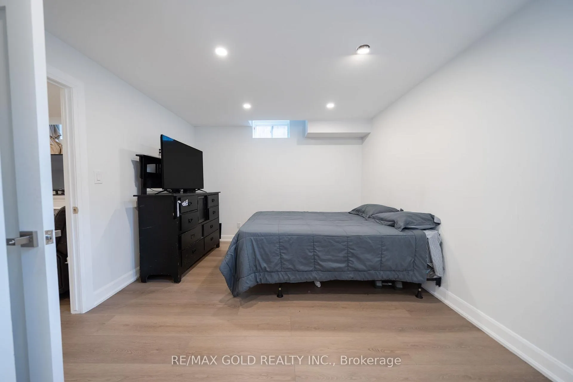 Photo 40 of 19 Spring Valley Court, Brampton, Bram East — HOMEH