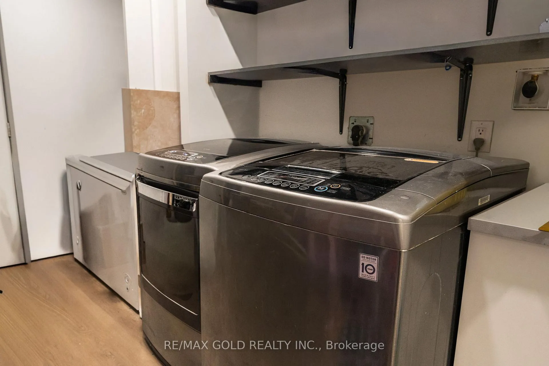 Photo 43 of 19 Spring Valley Court, Brampton, Bram East — HOMEH