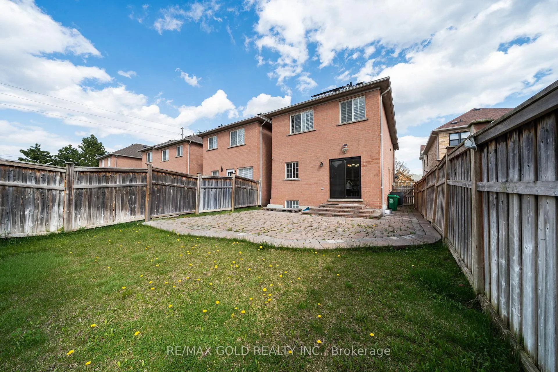 Photo 44 of 19 Spring Valley Court, Brampton, Bram East — HOMEH