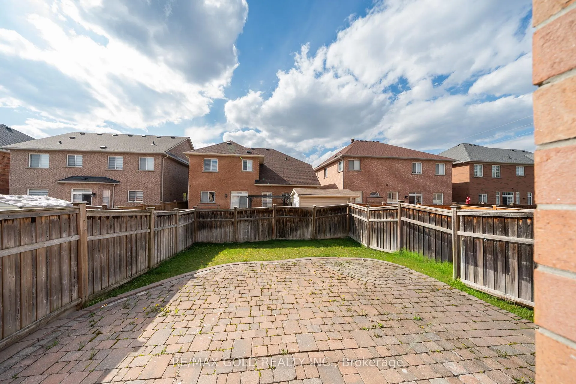 Photo 46 of 19 Spring Valley Court, Brampton, Bram East — HOMEH