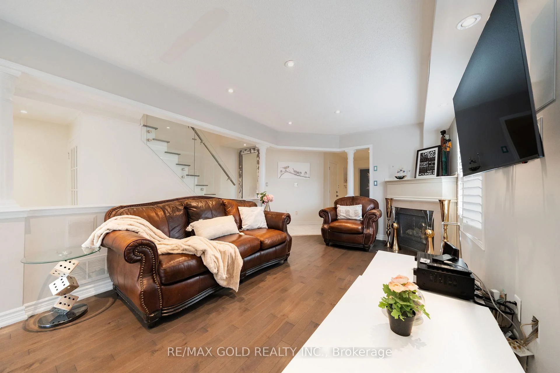 Photo 15 of 19 Spring Valley Court, Brampton, Bram East — HOMEH