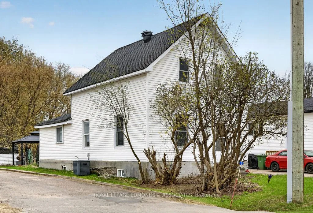 Photo 3 of 503 Horace Street, Pembroke — HOMEH
