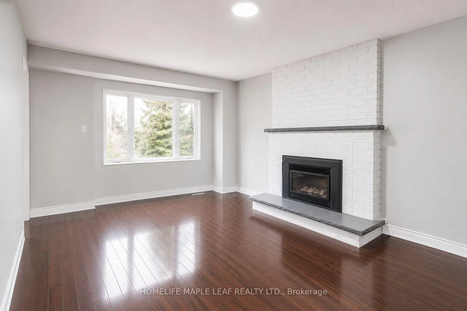 Photo 4 of 32 Brydon Crescent, Brampton, Northwood Park — HOMEH