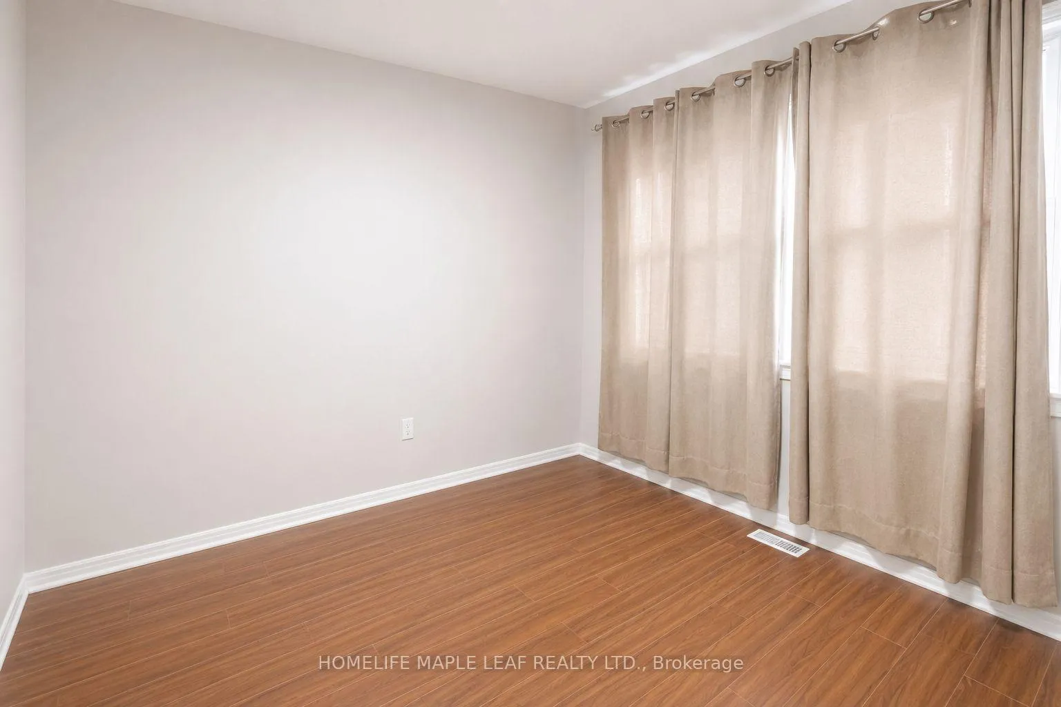 Photo 11 of 32 Brydon Crescent, Brampton, Northwood Park — HOMEH