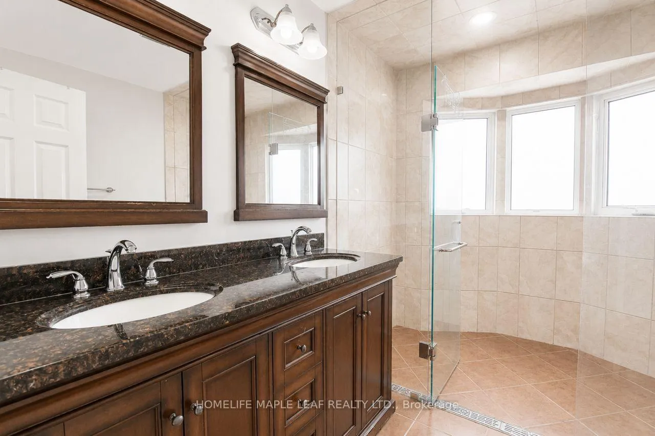 Photo 16 of 32 Brydon Crescent, Brampton, Northwood Park — HOMEH