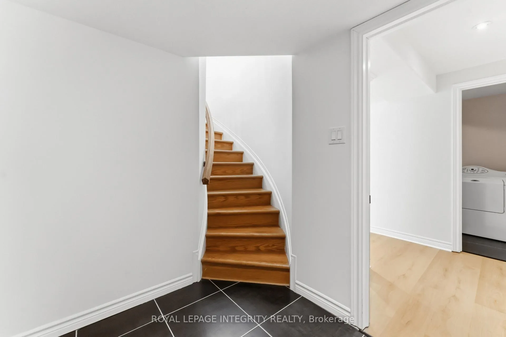 Photo 32 of 68 Greatwood Crescent, Ottawa, Barrhaven East — HOMEH