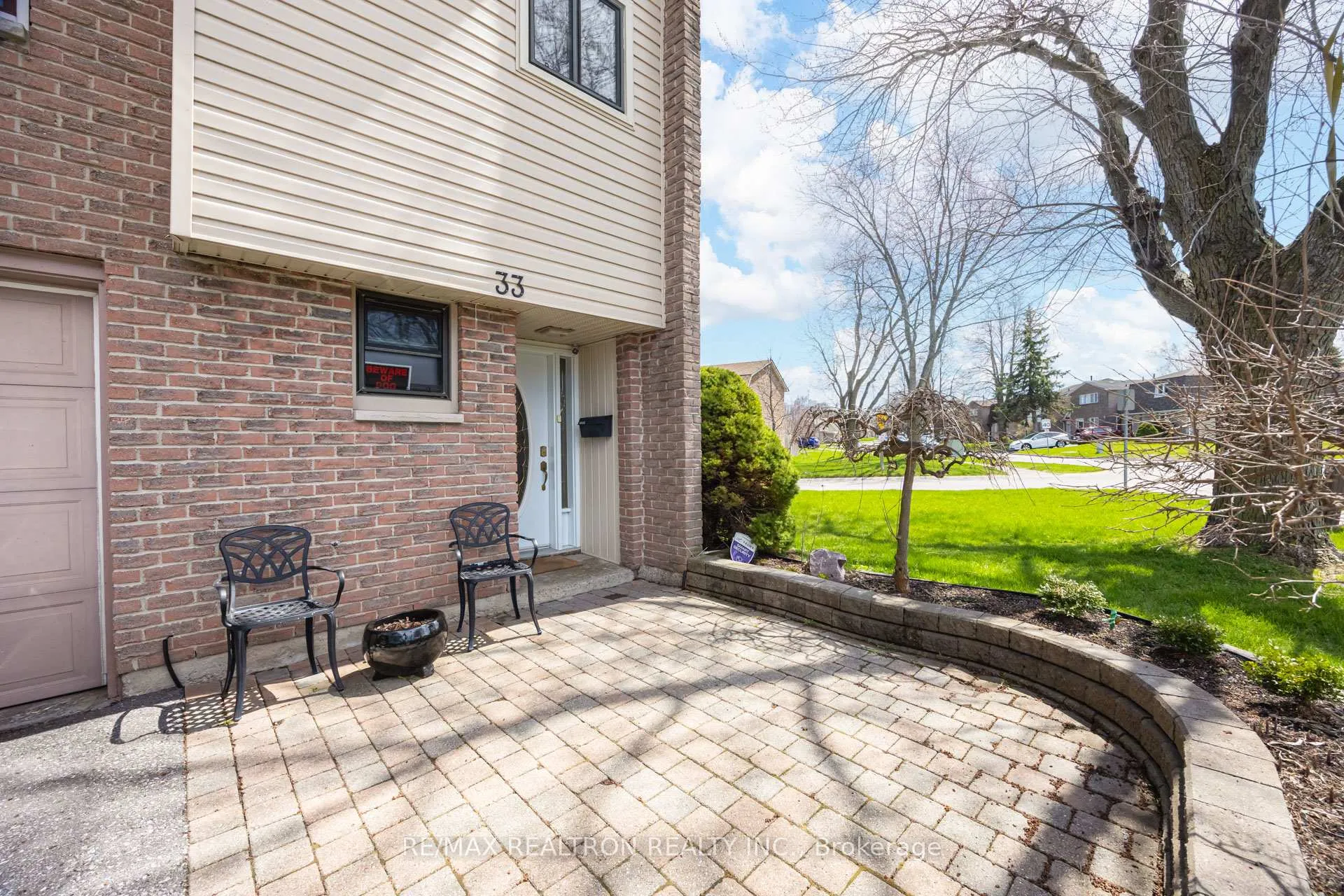 Photo 3 of 33 Clover Ridge Drive W, Ajax, South West — HOMEH