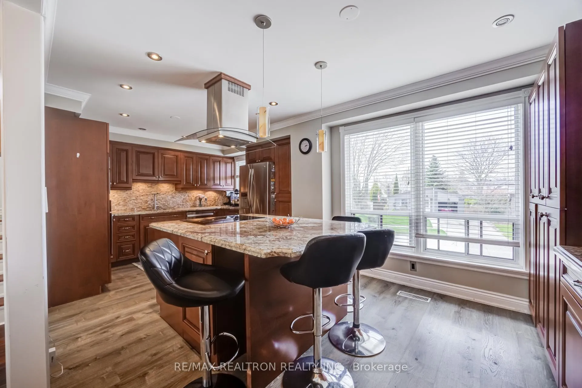 Photo 20 of 33 Clover Ridge Drive W, Ajax, South West — HOMEH