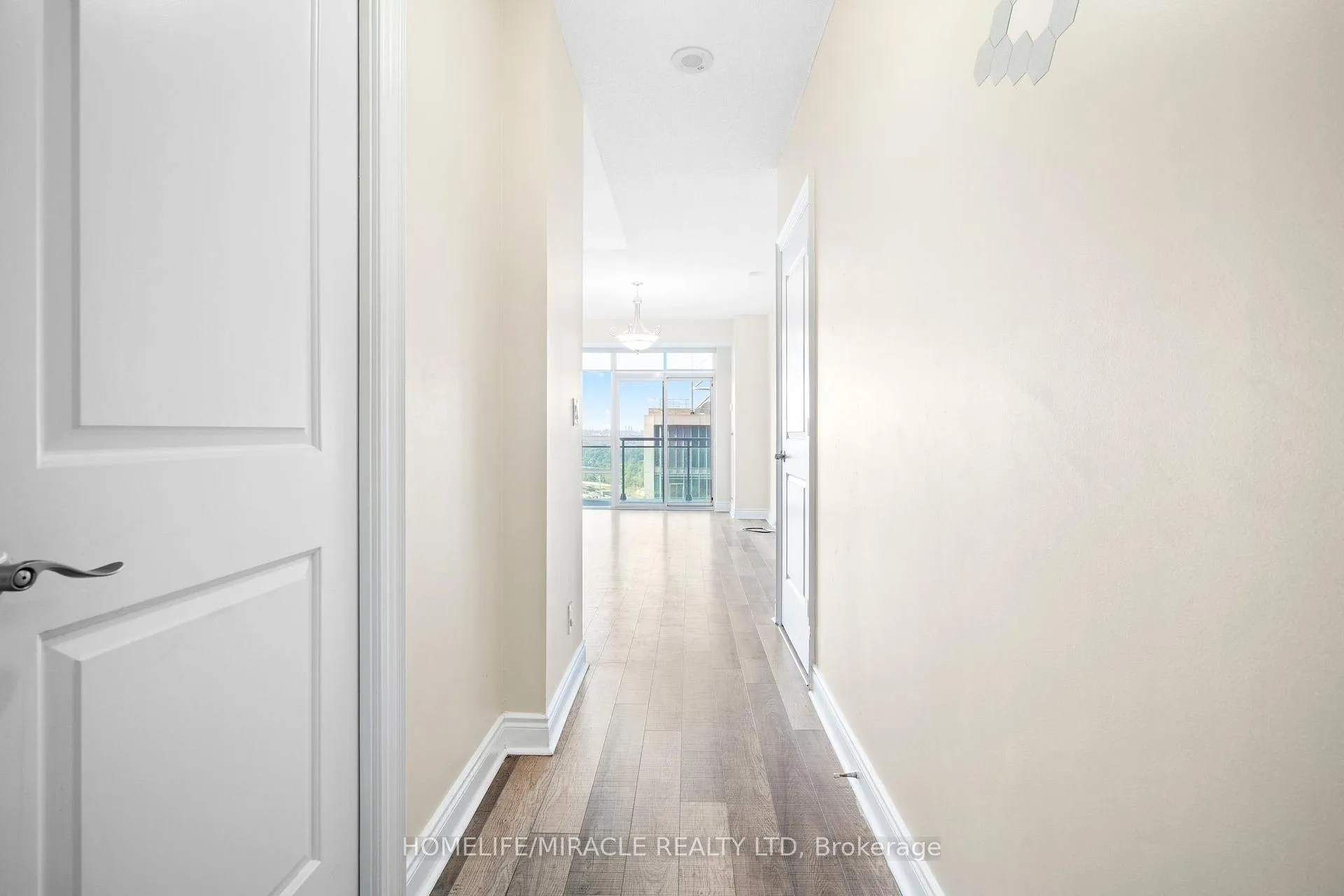 Photo 4 of Unit 2604, 16 Brookers Lane, Etobicoke, Mimico — HOMEH