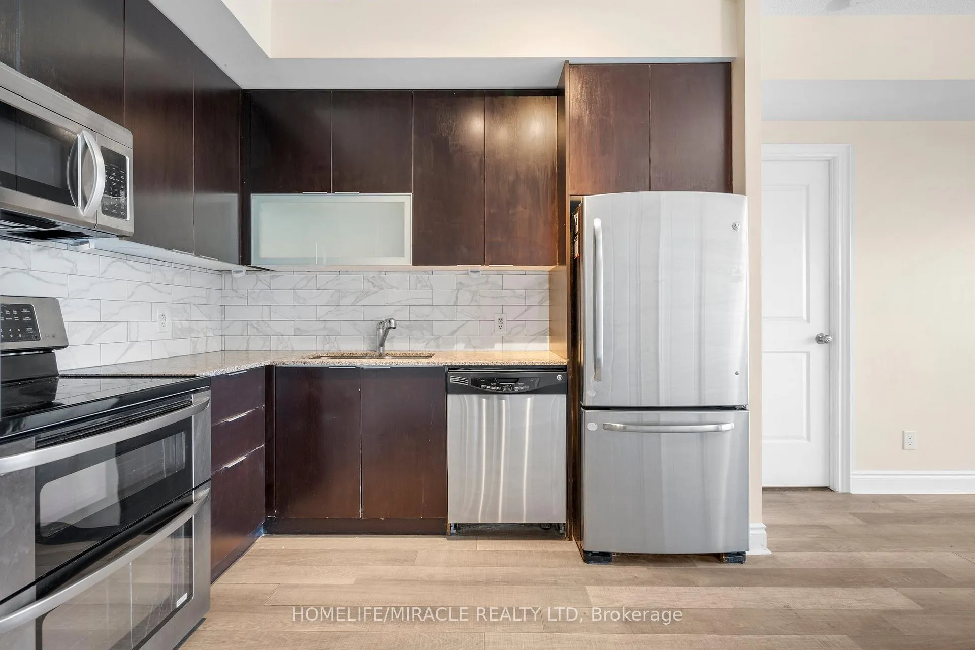 Photo 10 of Unit 2604, 16 Brookers Lane, Etobicoke, Mimico — HOMEH