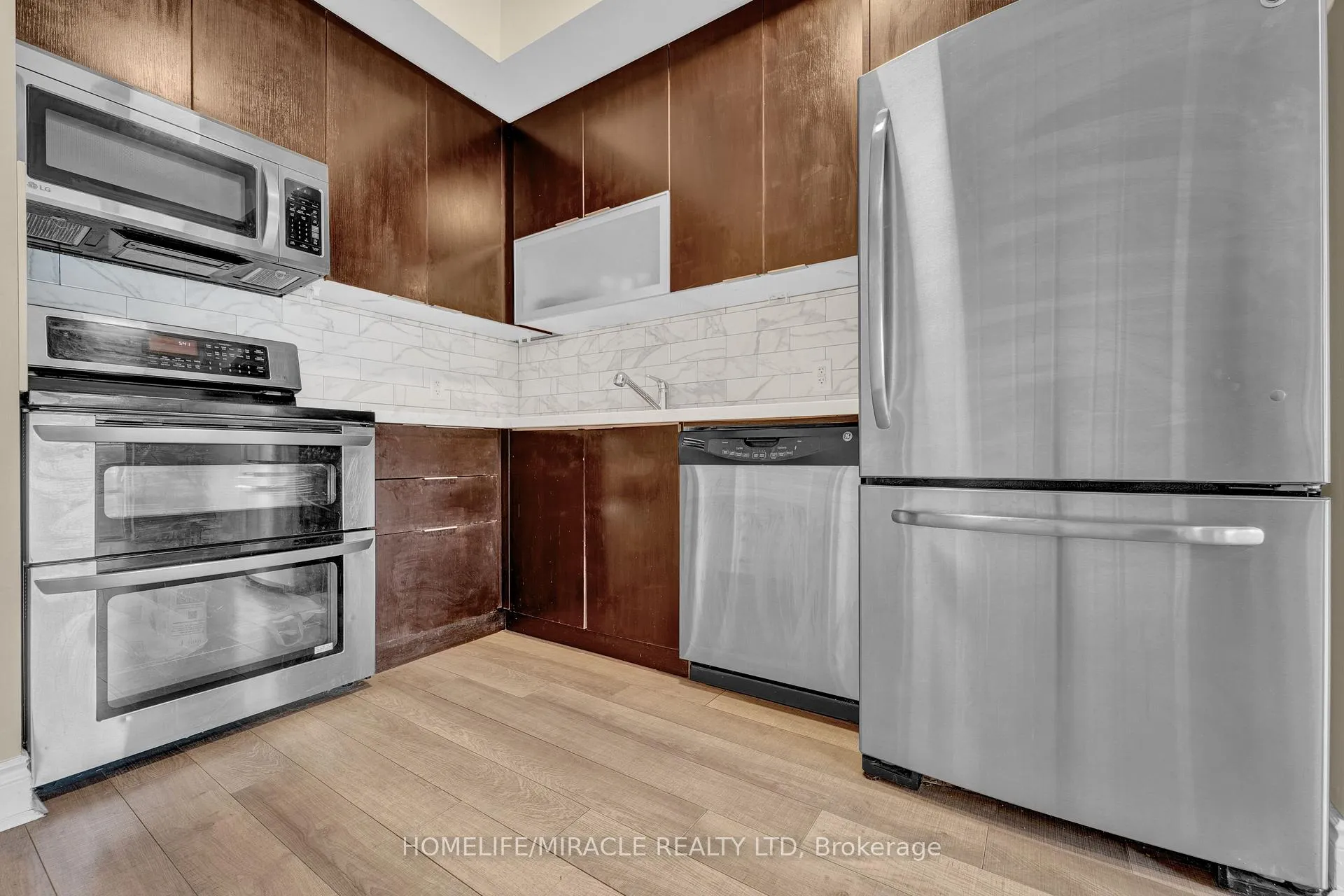 Photo 11 of Unit 2604, 16 Brookers Lane, Etobicoke, Mimico — HOMEH
