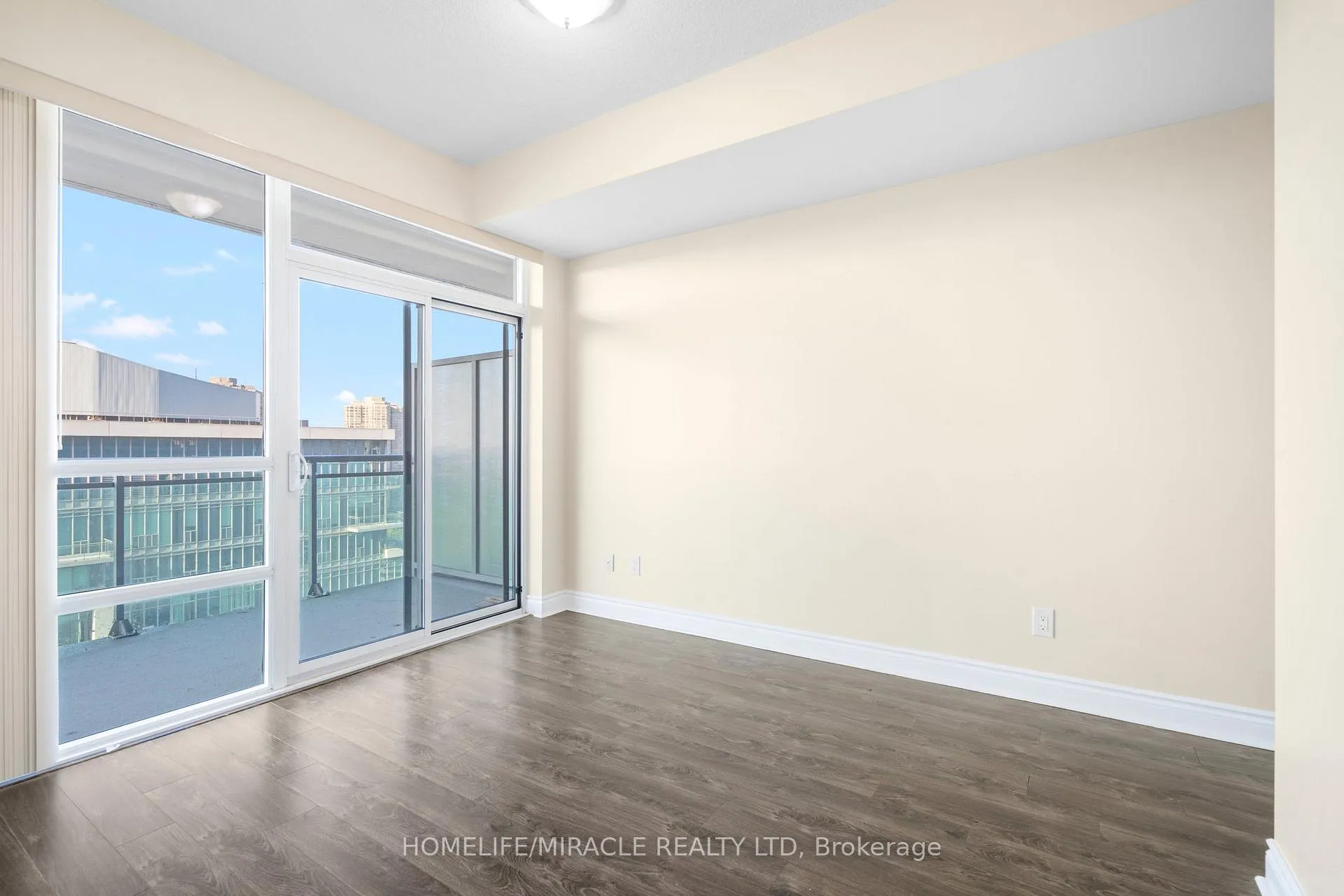 Photo 12 of Unit 2604, 16 Brookers Lane, Etobicoke, Mimico — HOMEH