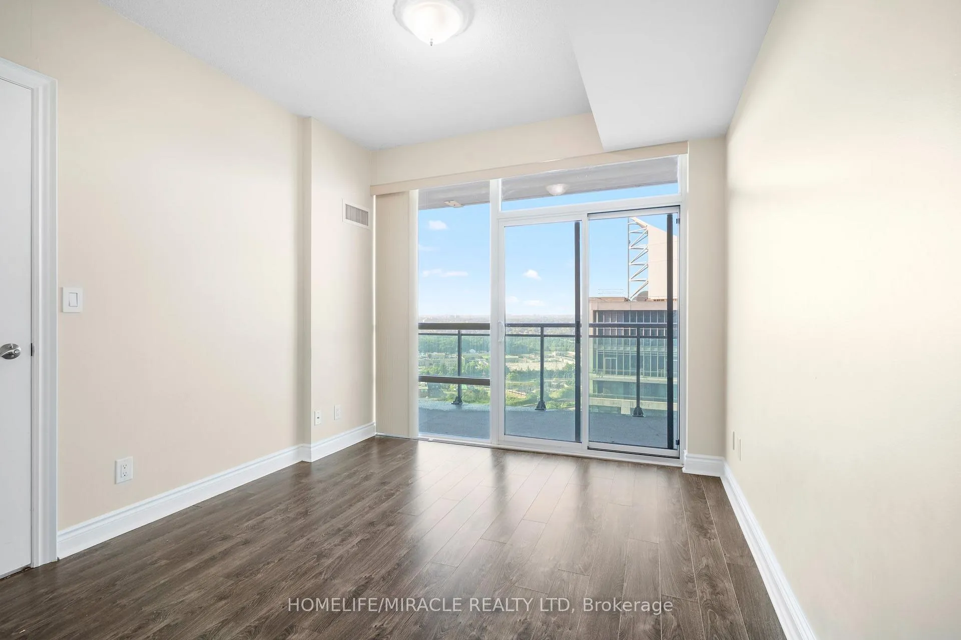 Photo 13 of Unit 2604, 16 Brookers Lane, Etobicoke, Mimico — HOMEH