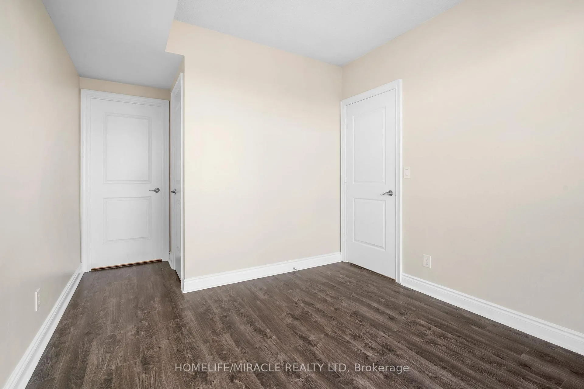 Photo 14 of Unit 2604, 16 Brookers Lane, Etobicoke, Mimico — HOMEH