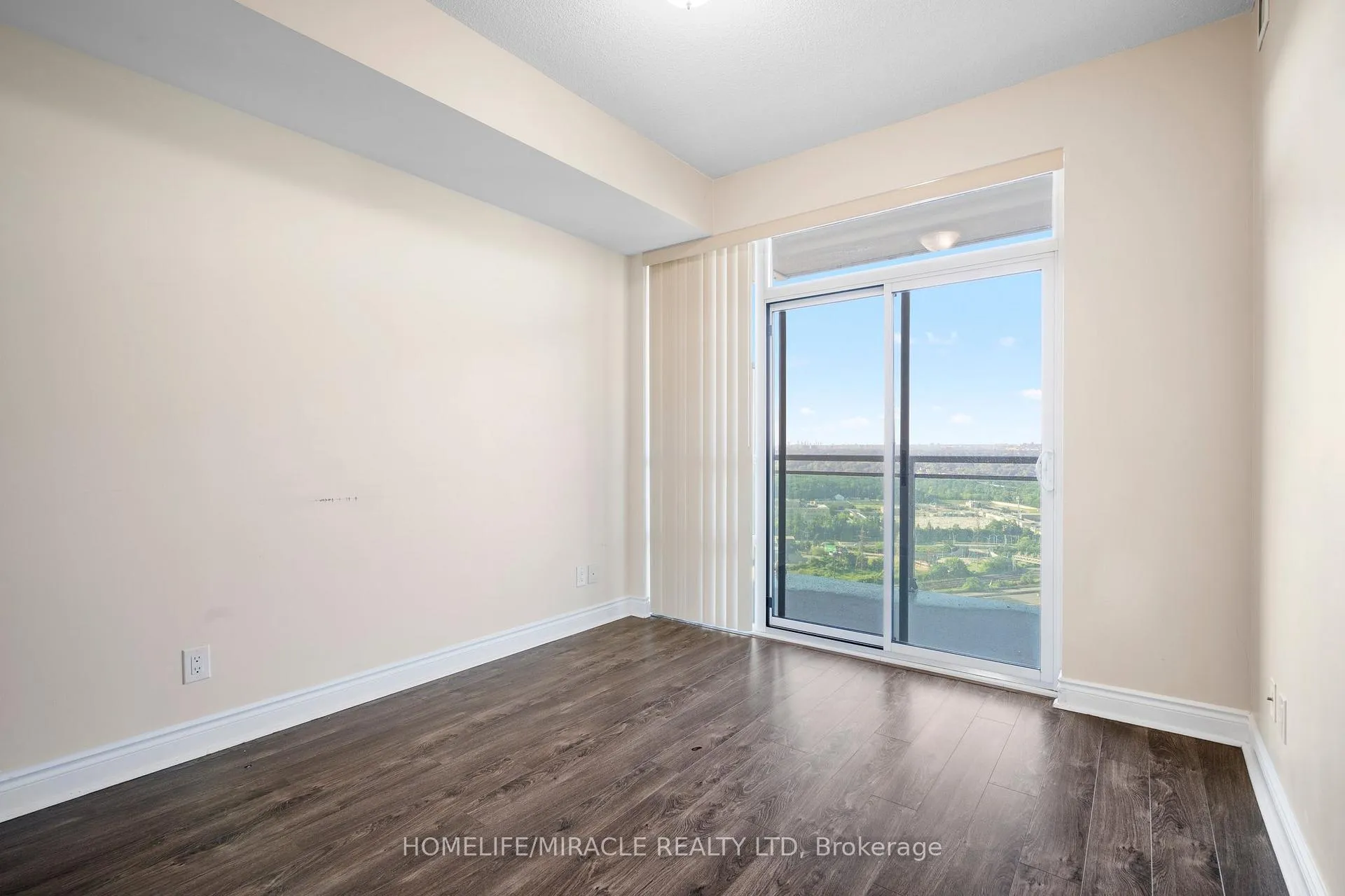Photo 16 of Unit 2604, 16 Brookers Lane, Etobicoke, Mimico — HOMEH