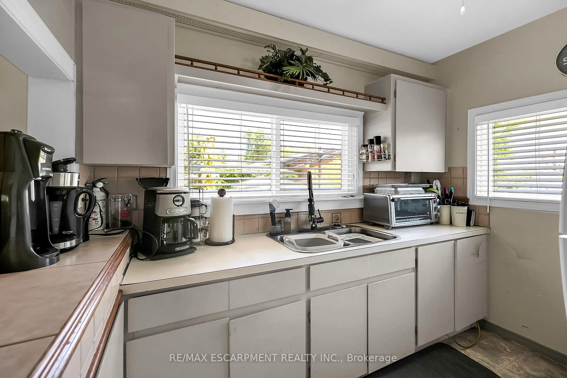 Photo 15 of 1041 Lakeshore Road, Haldimand — HOMEH