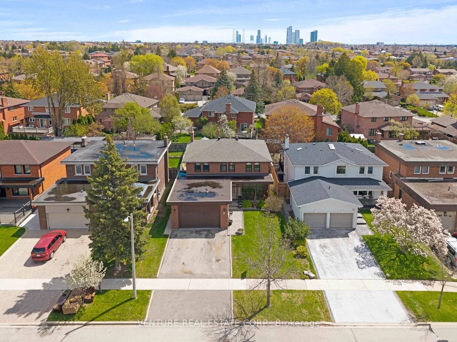 Photo 3 of 83 Jeanne Drive, Vaughan, East Woodbridge — HOMEH
