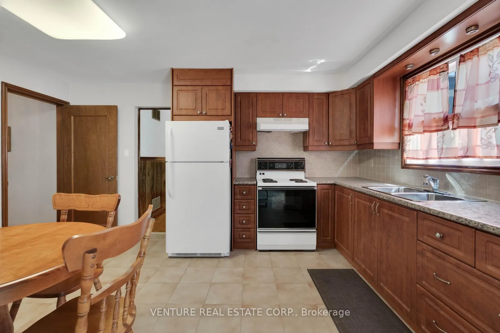 Photo 13 of 83 Jeanne Drive, Vaughan, East Woodbridge — HOMEH
