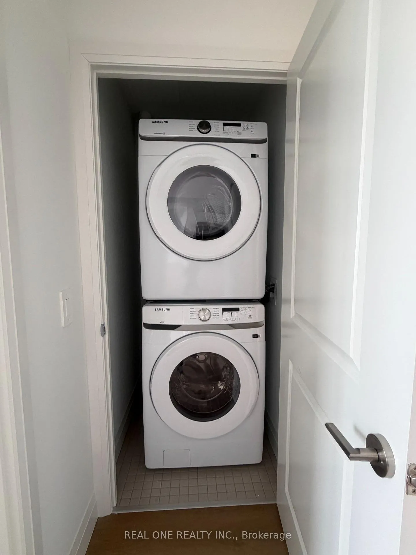 Photo 8 of Unit 1010, 1333 Weber Street E, Kitchener — HOMEH