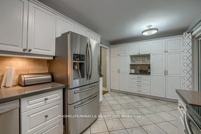 Photo 8 of 4 Derwent Avenue, Brampton, Brampton East — HOMEH