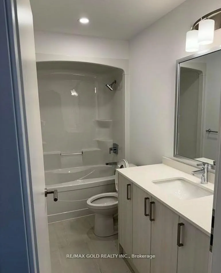Photo 4 of Unit 101, 119 Lincoln Street, Welland, Broadway — HOMEH