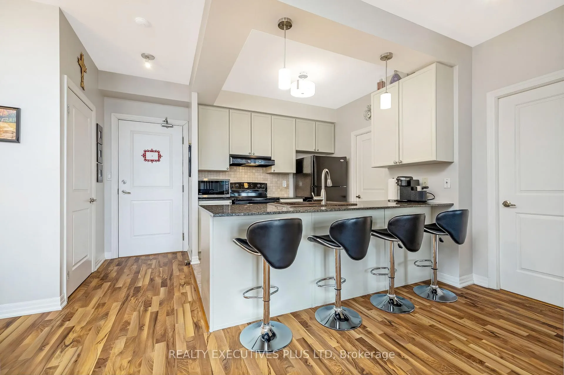 Photo 6 of Unit 414, 245 Dalesford Road, Etobicoke, Stonegate-Queensway — HOMEH