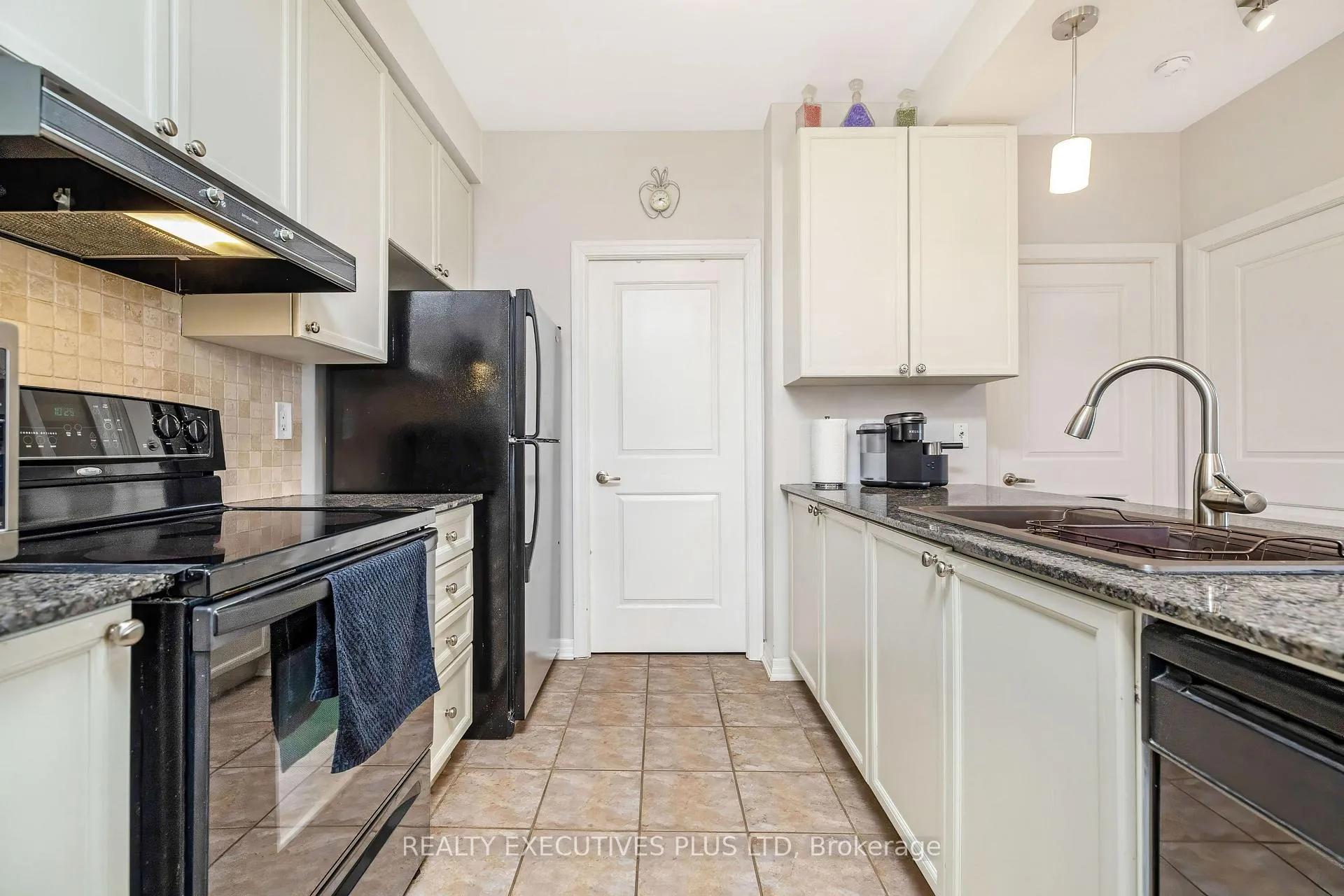 Photo 8 of Unit 414, 245 Dalesford Road, Etobicoke, Stonegate-Queensway — HOMEH