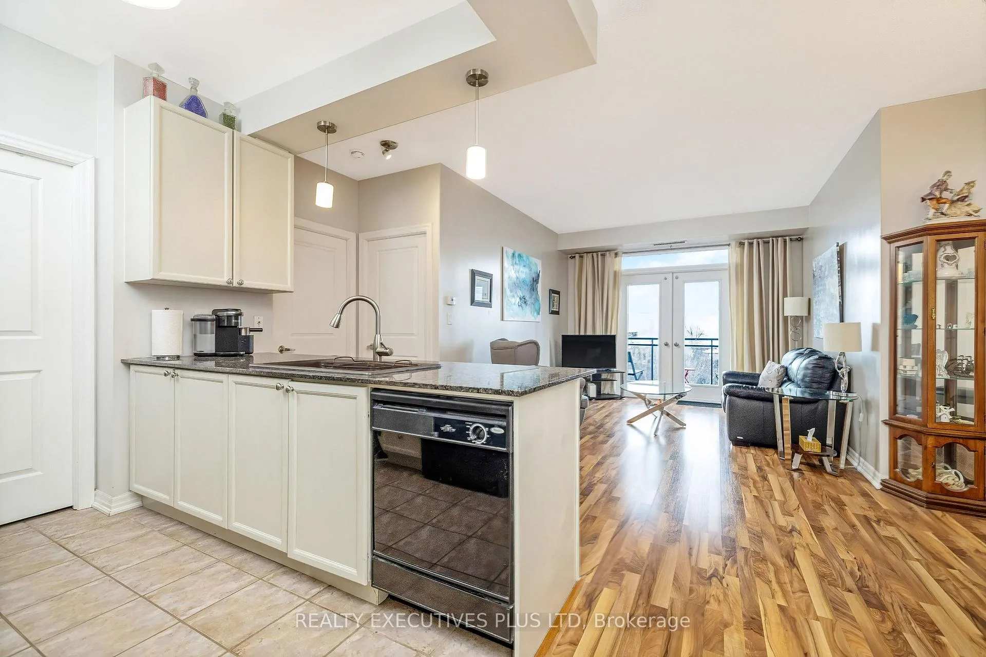 Photo 9 of Unit 414, 245 Dalesford Road, Etobicoke, Stonegate-Queensway — HOMEH