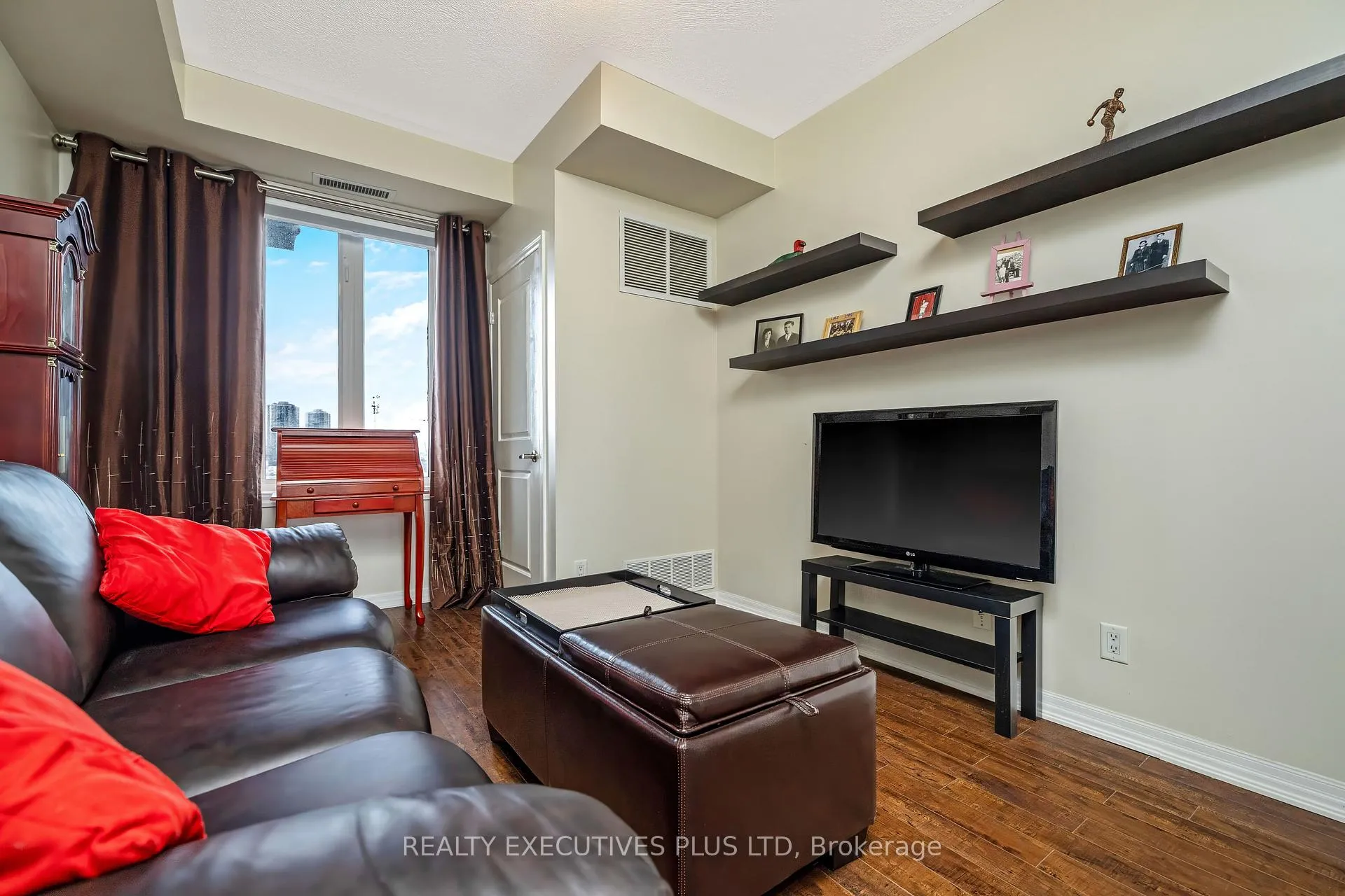Photo 12 of Unit 414, 245 Dalesford Road, Etobicoke, Stonegate-Queensway — HOMEH