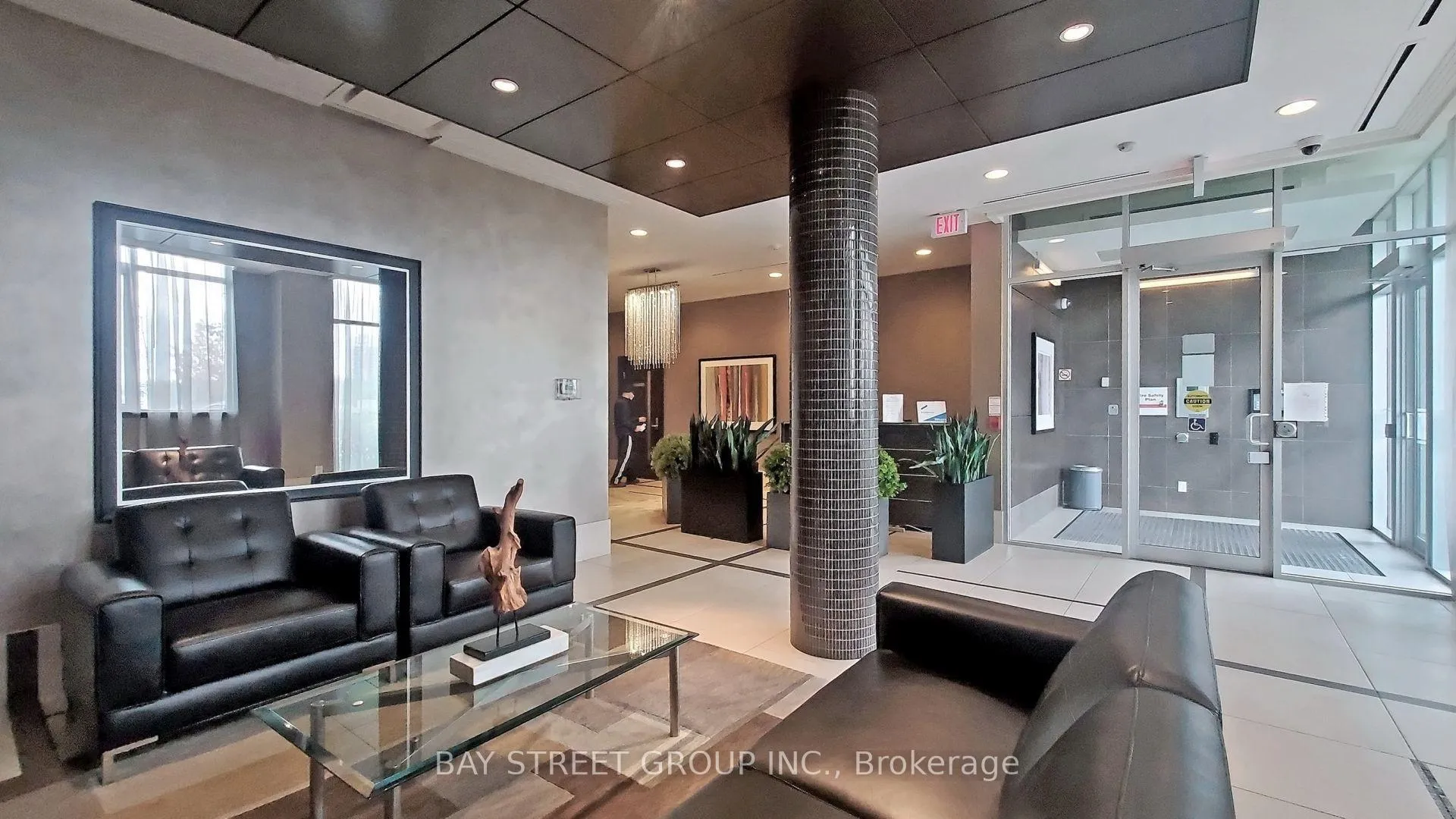 Photo 5 of Unit 904, 111 Upper Duke Crescent, Markham, Unionville — HOMEH