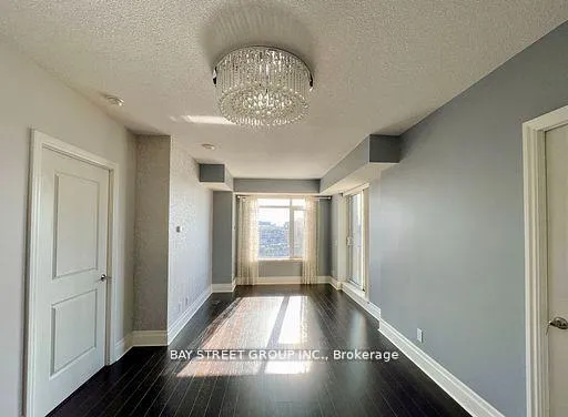 Photo 7 of Unit 904, 111 Upper Duke Crescent, Markham, Unionville — HOMEH