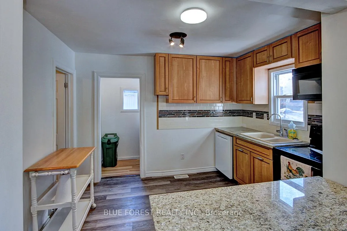 Photo 6 of 146 Emerson Avenue, London, South I — HOMEH