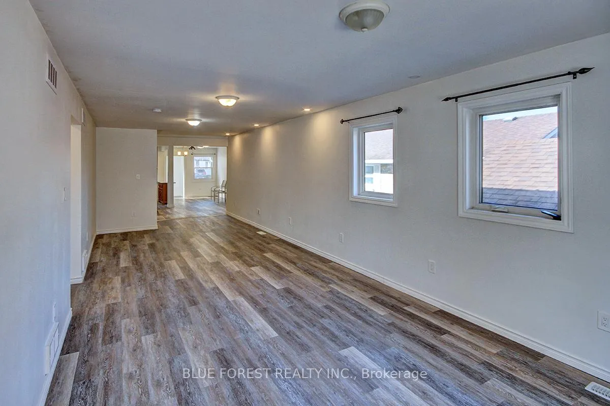 Photo 11 of 146 Emerson Avenue, London, South I — HOMEH