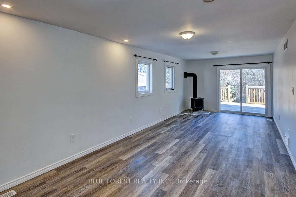 Photo 12 of 146 Emerson Avenue, London, South I — HOMEH