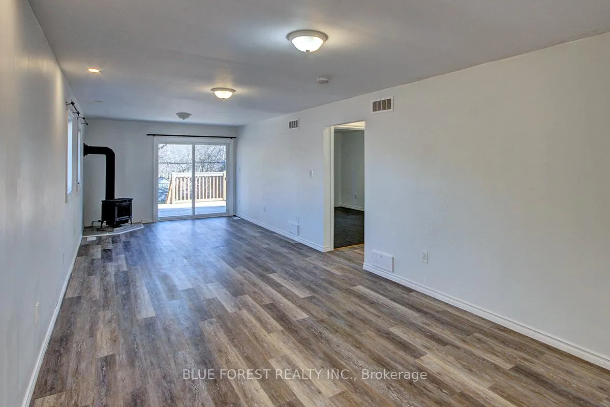 Photo 13 of 146 Emerson Avenue, London, South I — HOMEH
